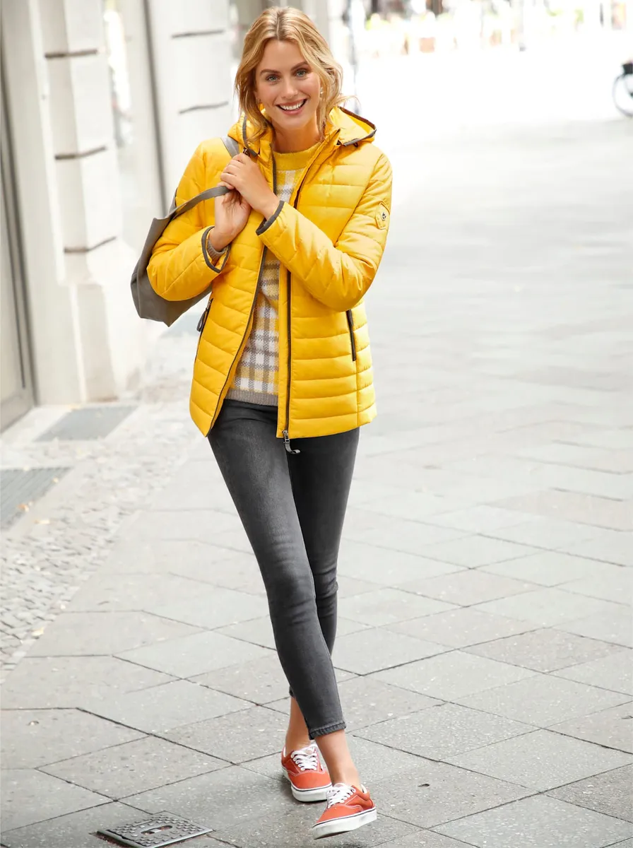 

Повседневного образа стеганая куртка с капюшоном Casual Looks, желтый