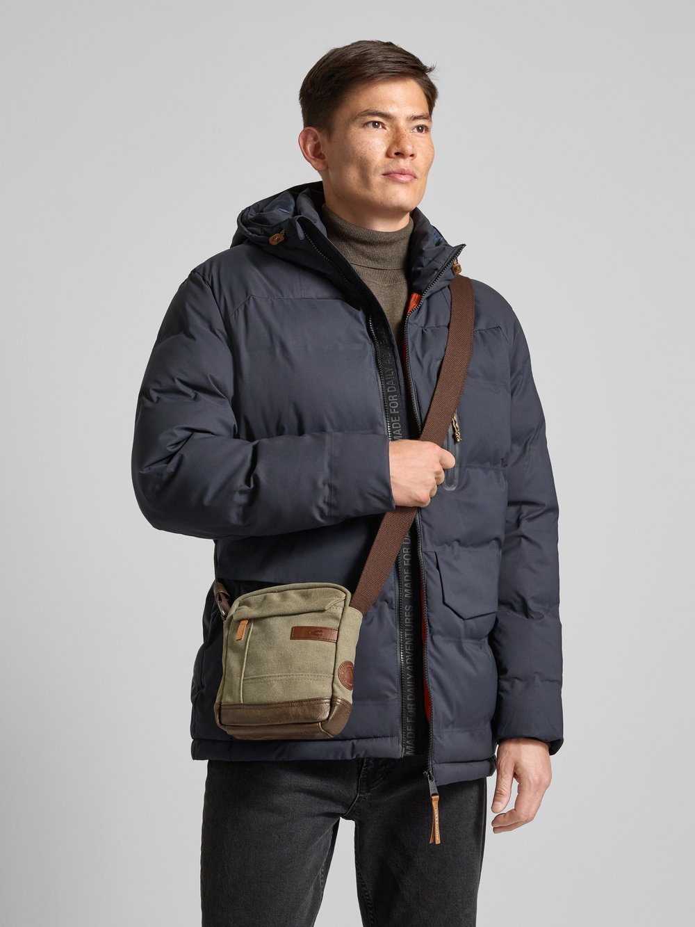 

Сумка через плечо с нашивкой-лейблом модель 'Air cross' camel active, хаки