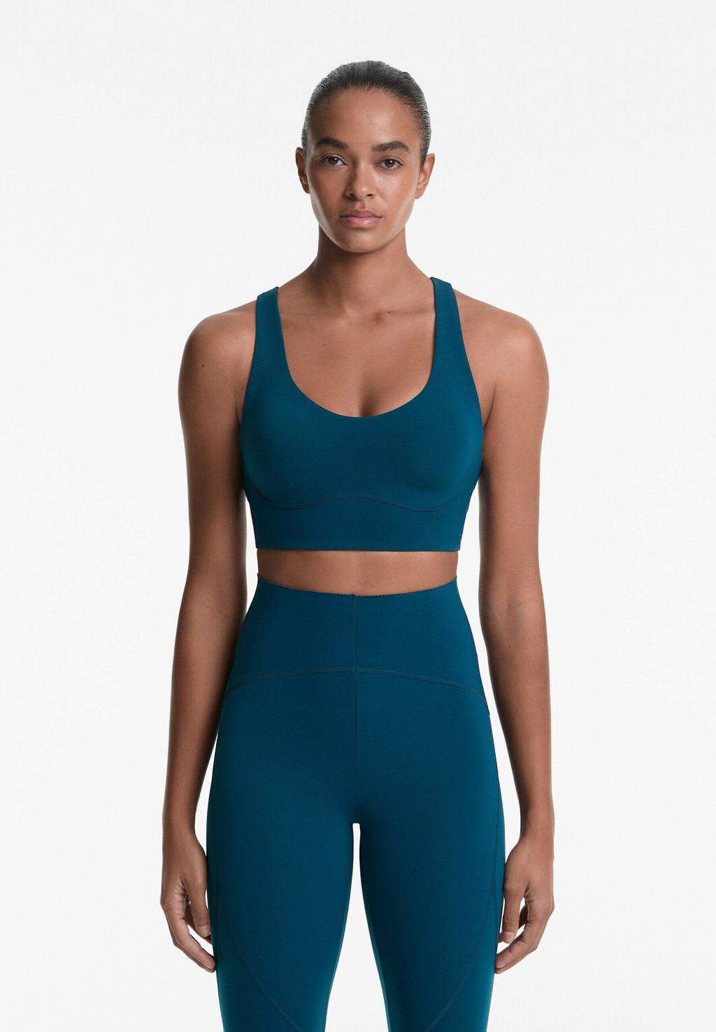 

Спортивный бюстгальтер средней поддержки MEDIUM-SUPPORT COMPRESSIVE WITH CUPS OYSHO, сине-серый