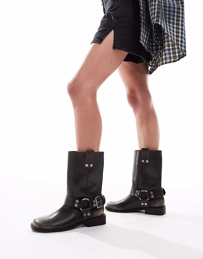 Широкие байкерские ботинки Arley на плоской подошве ASOS DESIGN коричневого цвета ASOS DESIGN Wide Fit