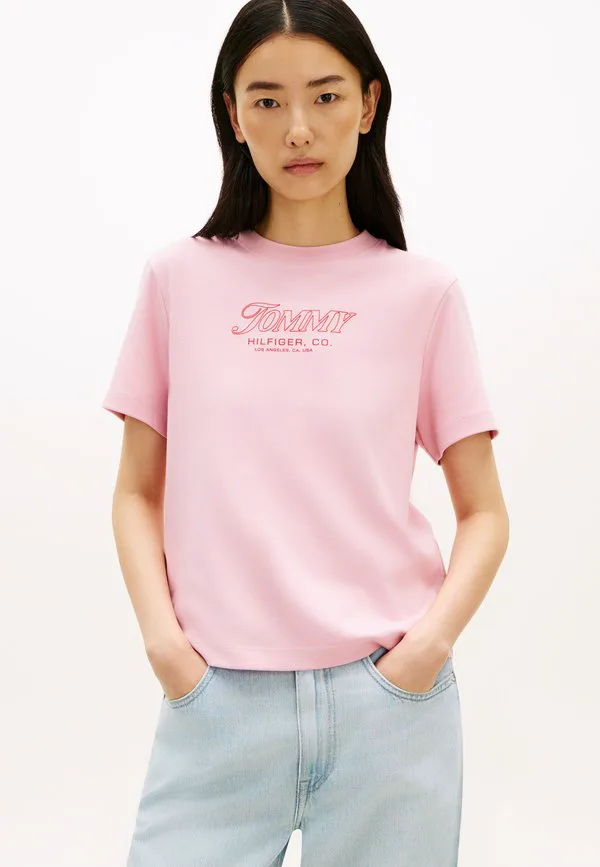 

Футболка с логотипом, трикотажное полотно с принтом. Tommy Hilfiger, Bonita Pink, Розовый, Футболка с логотипом, трикотажное полотно с принтом. Tommy Hilfiger, Bonita Pink