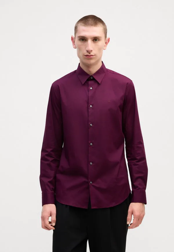 Однотонная эластичная приталенная рубашка Calvin Klein, Passion Plum — фото 3