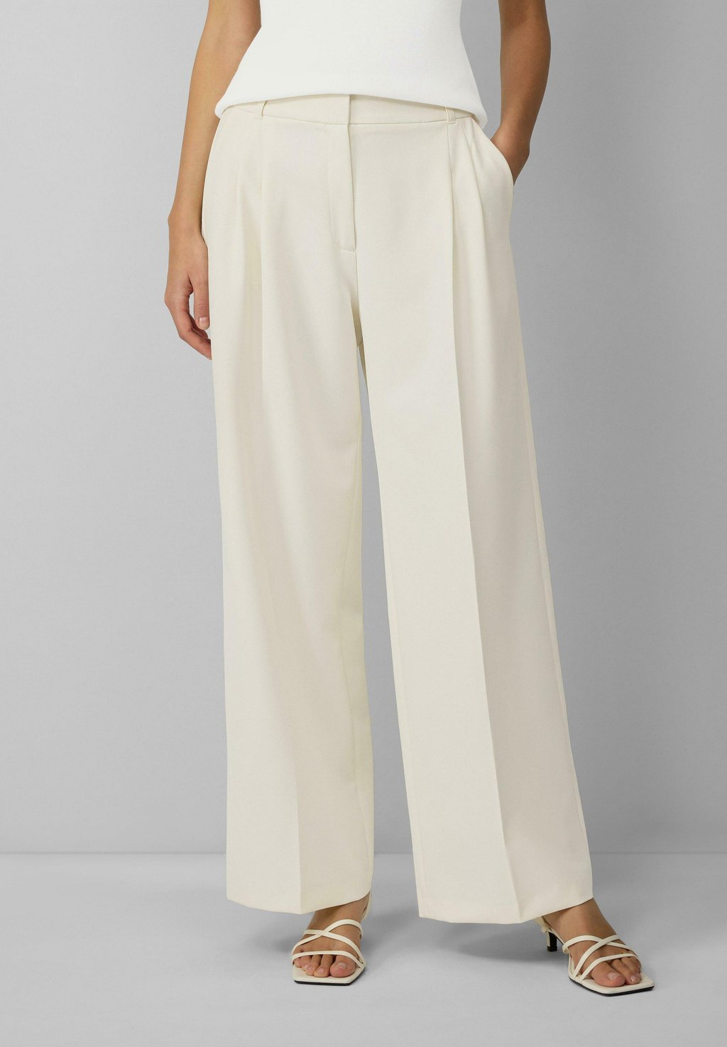 

Брюки MIT EXTRA WIDE LEG s.Oliver BLACK LABEL, кремовый