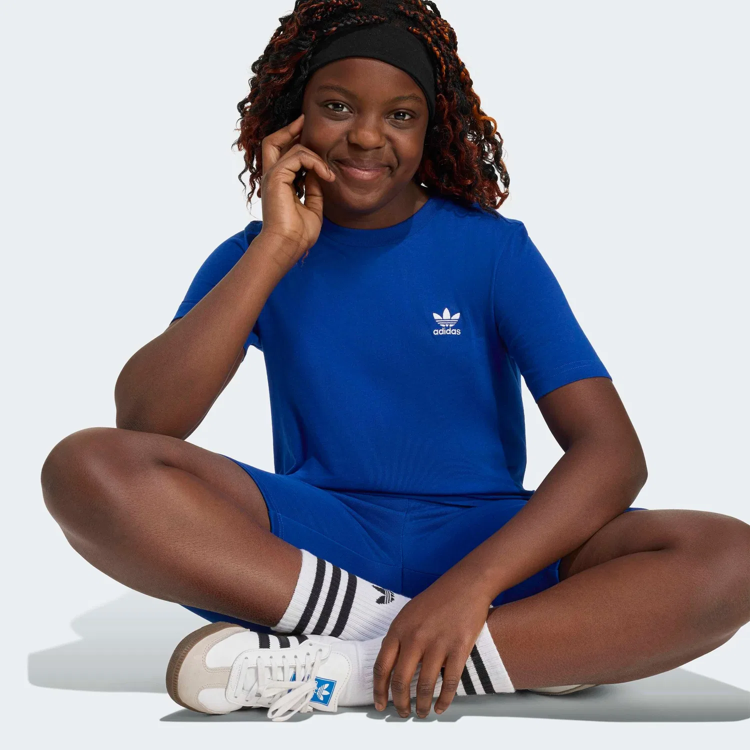 Футболка Adidas Originals Trefoil Essentials темно-синего цвета — фото 3