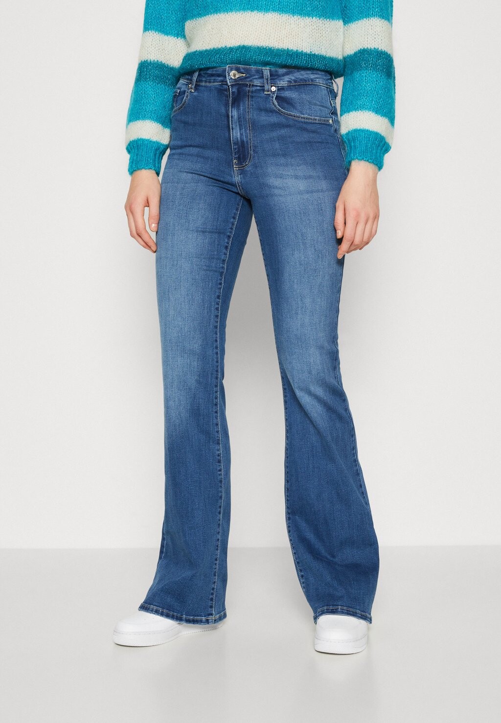 

Джинсы-клеш Vmselina Vero Moda, цвет medium blue denim