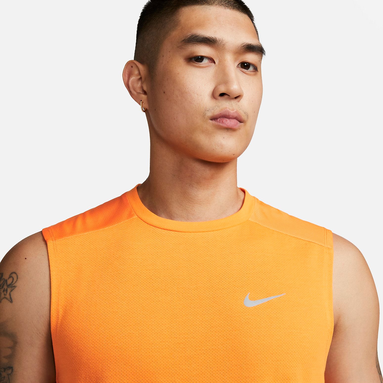 Топ Nike Dri-fit Run Division Rise 365 Tops 'Orange' DX0852-836, оранжевый — фото 2
