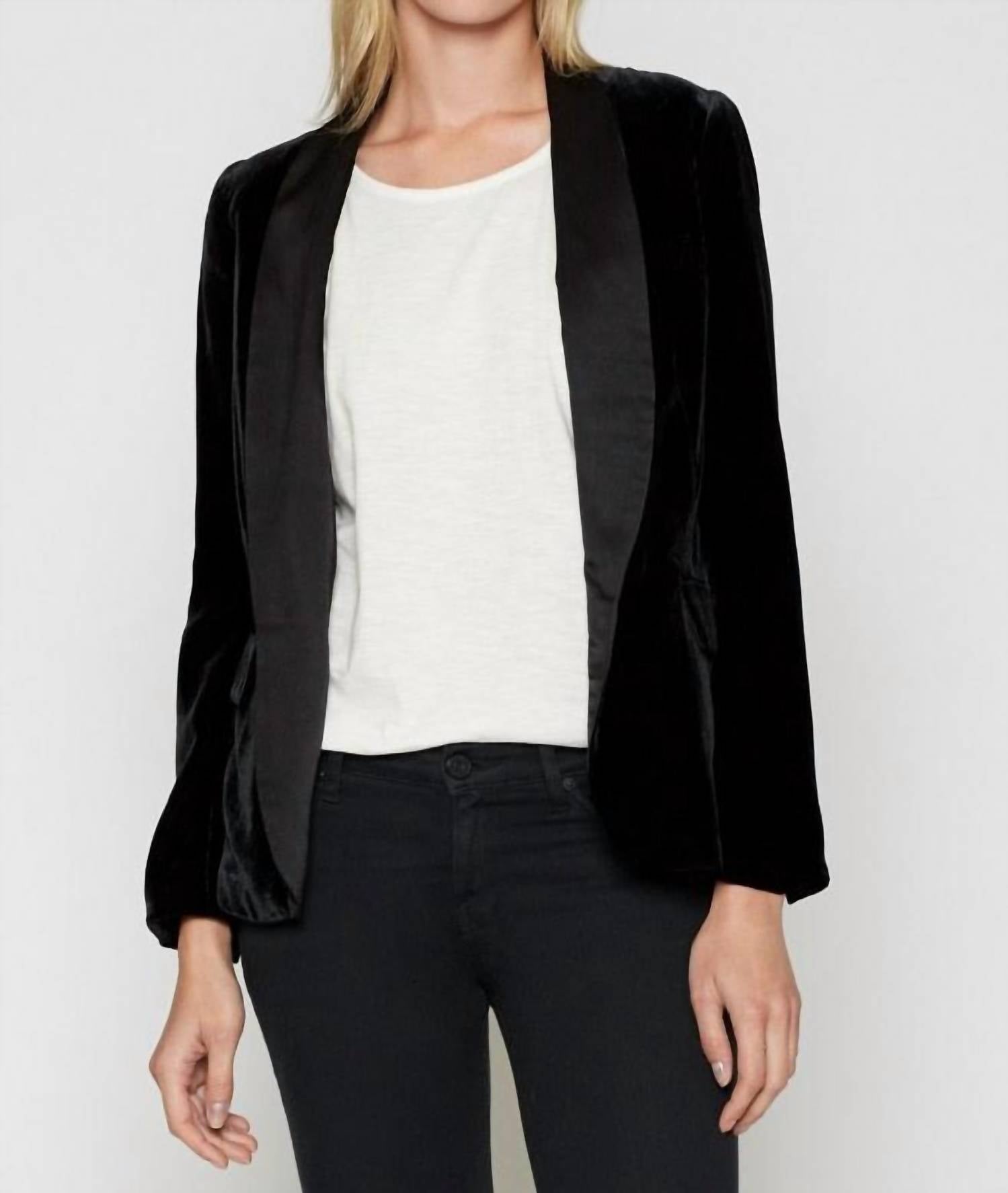 

Куртка Mehira Velvet в цвете Caviar Joie