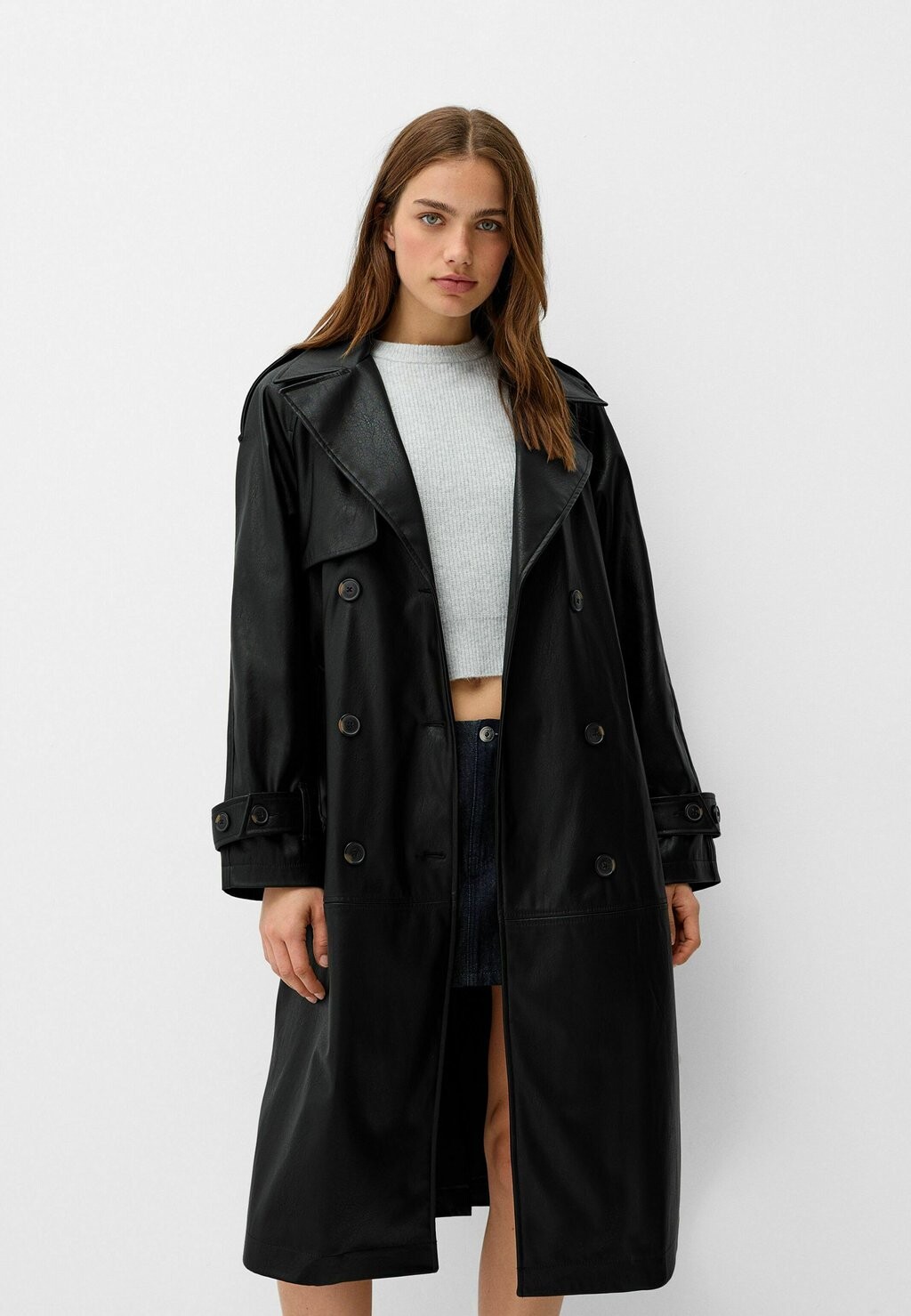 

Тренчкот FAUX LEATHER TRENCH COAT 06891718 Bershka, черный