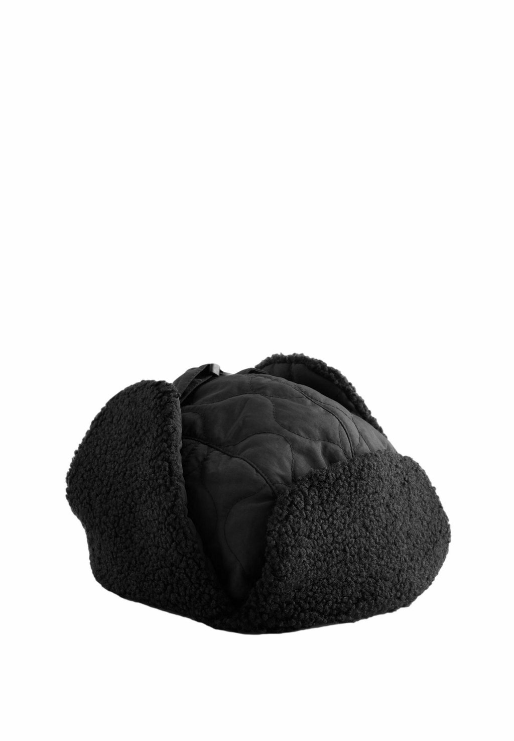 

Шапка SHOWERPROOF QUILTED TRAPPER Next, черный