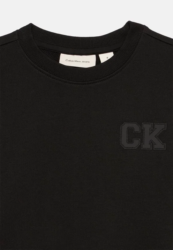 Свободная толстовка унисекс с круглым вырезом Calvin Klein Jeans, Black — фото 4