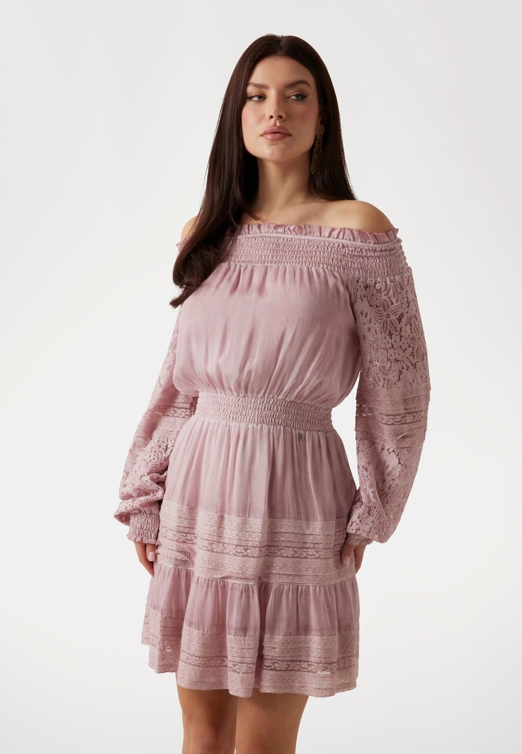 

Повседневное платье KURZES OFF-SHOULDER Guess, розовый