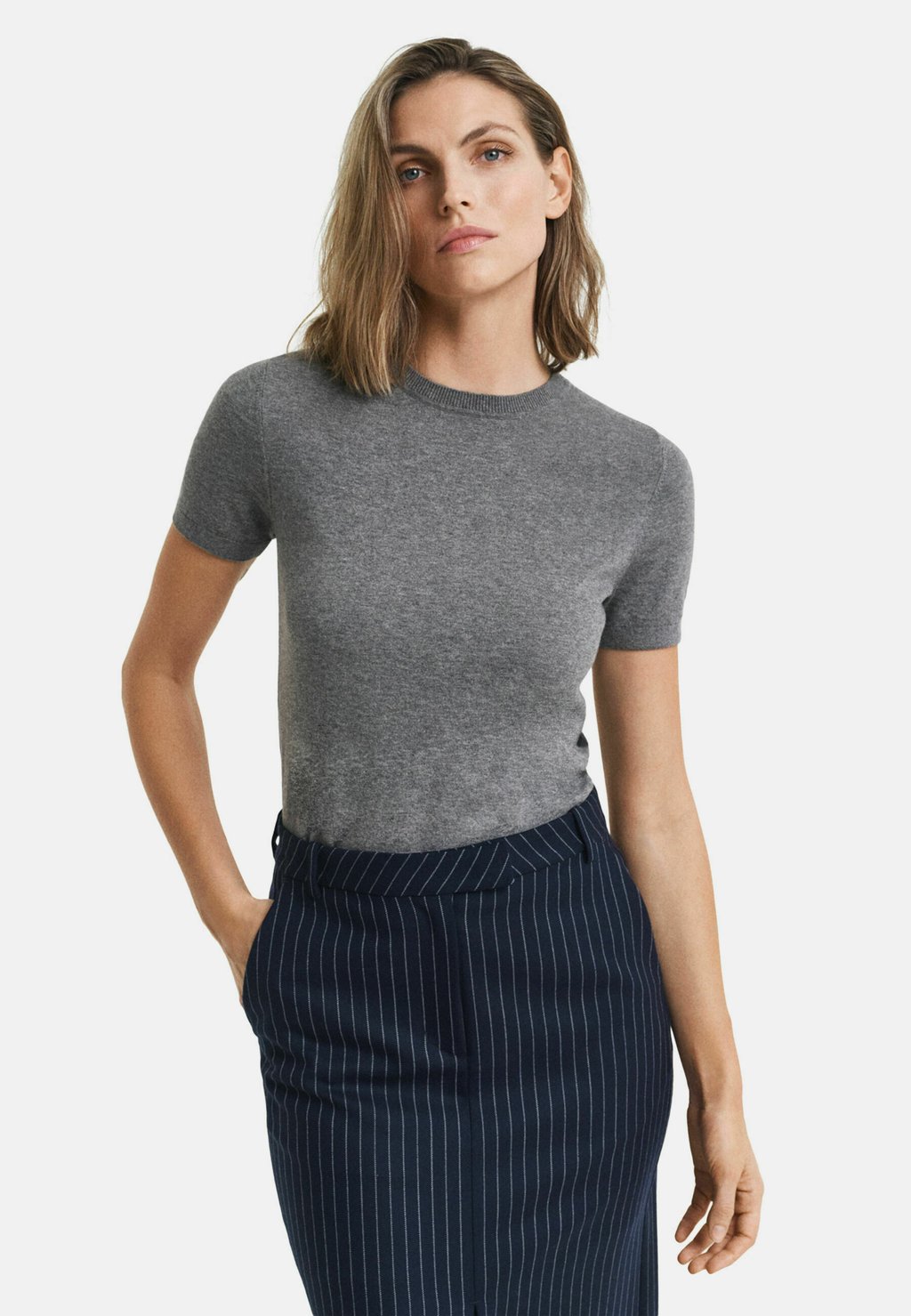 

Базовая футболка LIGHTWEIGHT SHORT SLEEVE CREW NECK GANT, темно-серый
