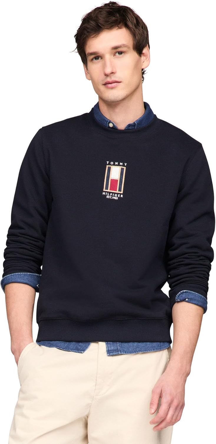 

Мужская толстовка Tommy Hilfiger средней плотности с круглым вырезом и вышитым вертикальным логотипом-флажком, Desert Sky