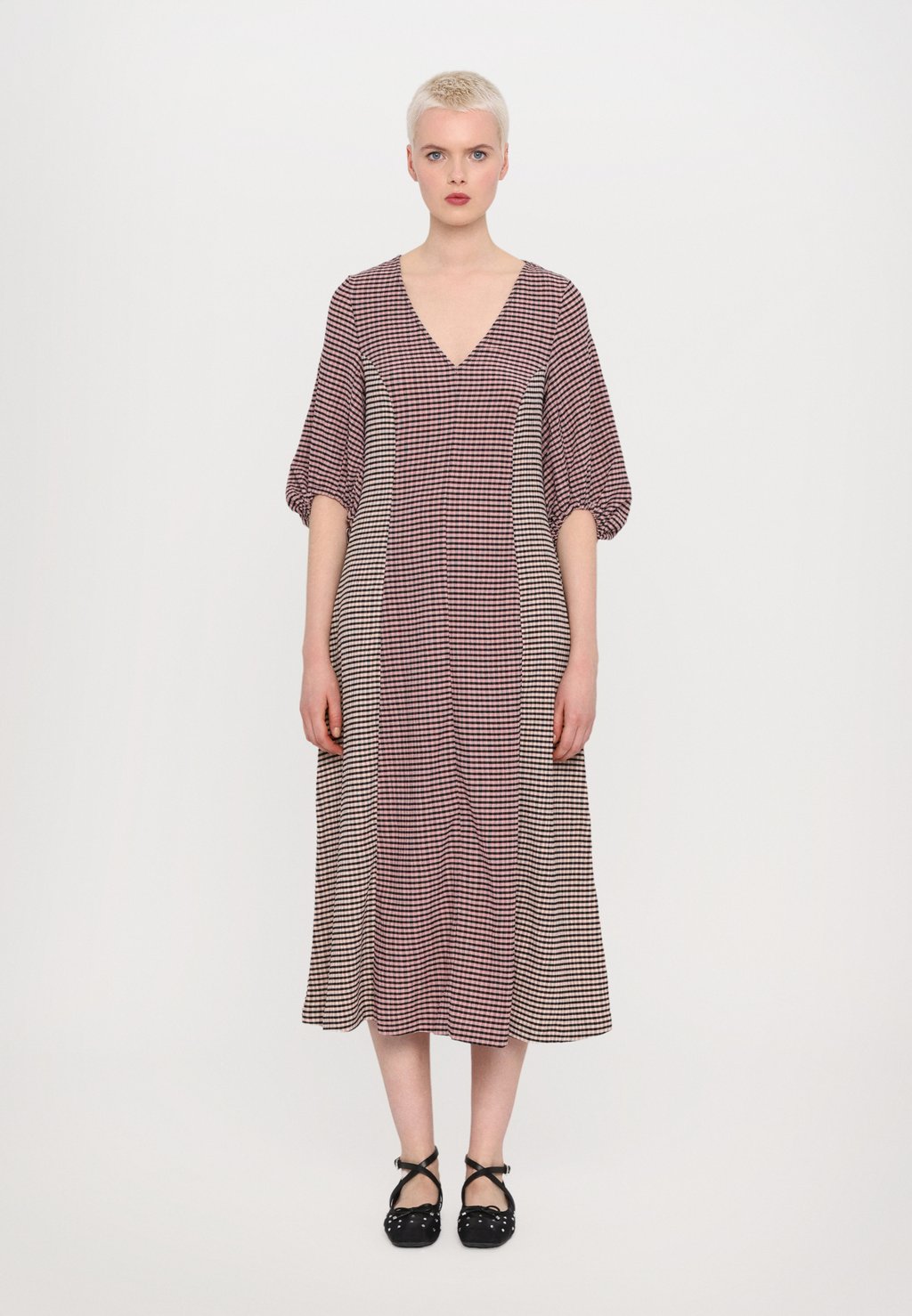 

Платье из джерси PATCHWORK THREE QUARTER SLEEVE MIDI DRESS Stine Goya, розовый