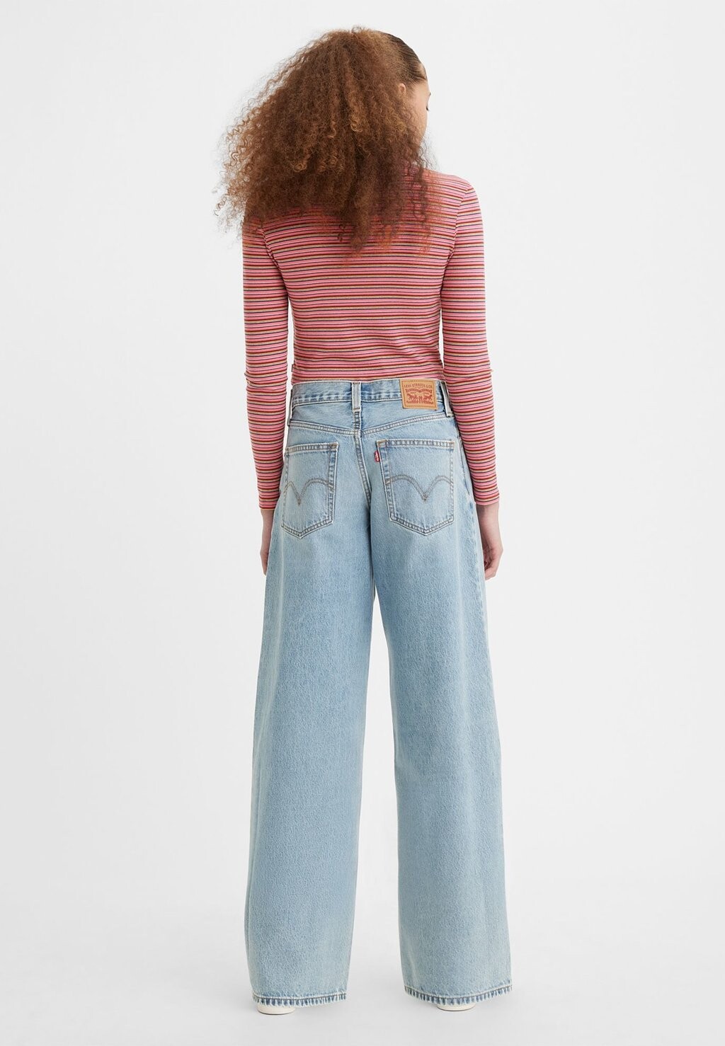 Мешковатые джинсы 94 Baggy Wide Leg Levi's, цвет light touch — фото 2