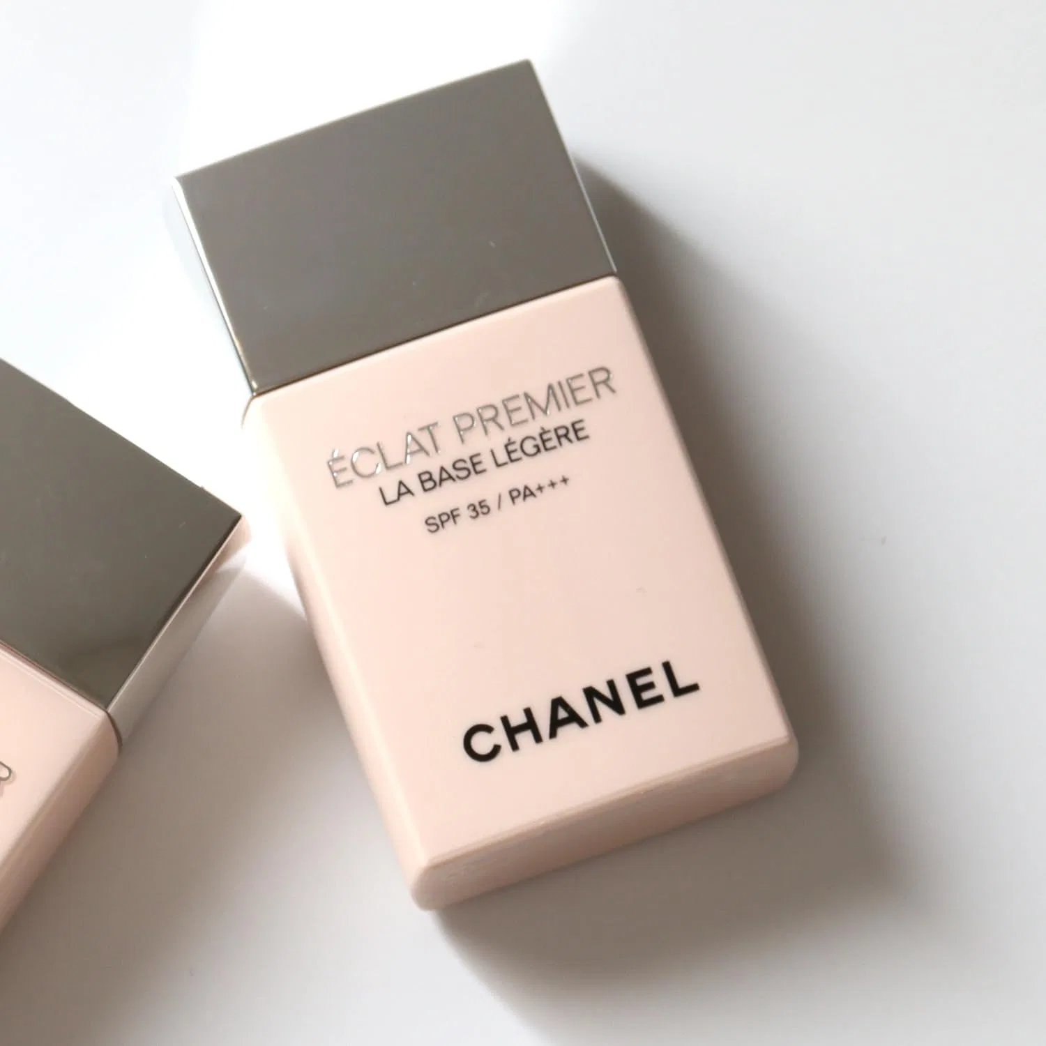 Тональная основа Chanel Eclat Premier La Verse 30 мл — фото 2
