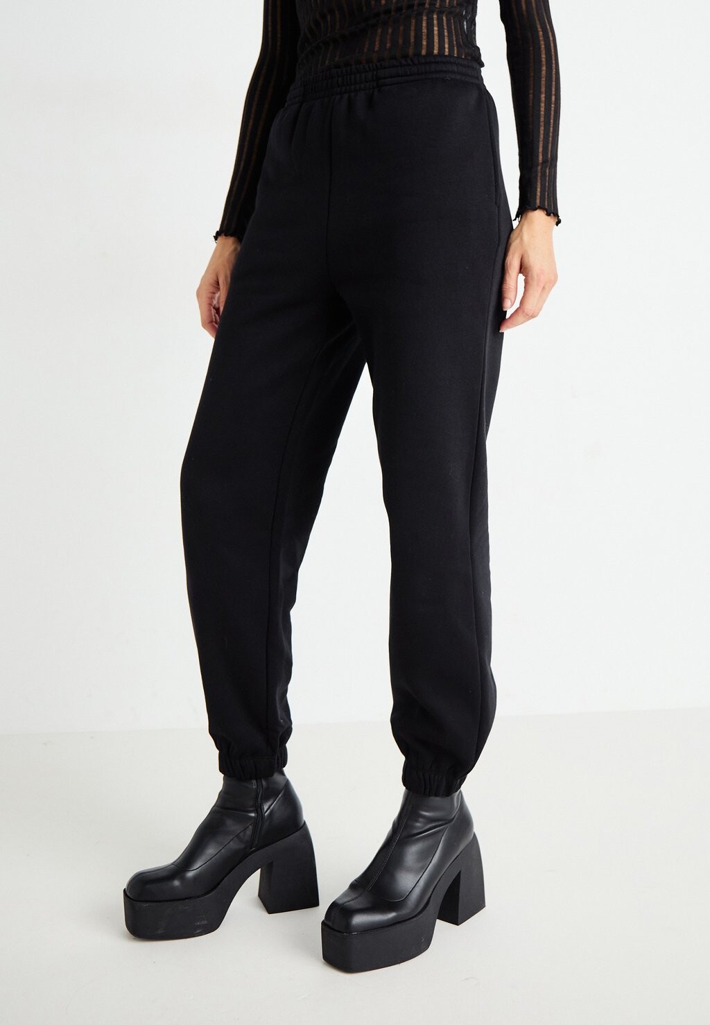 

Спортивные брюки VMSONJA Vero Moda, черный