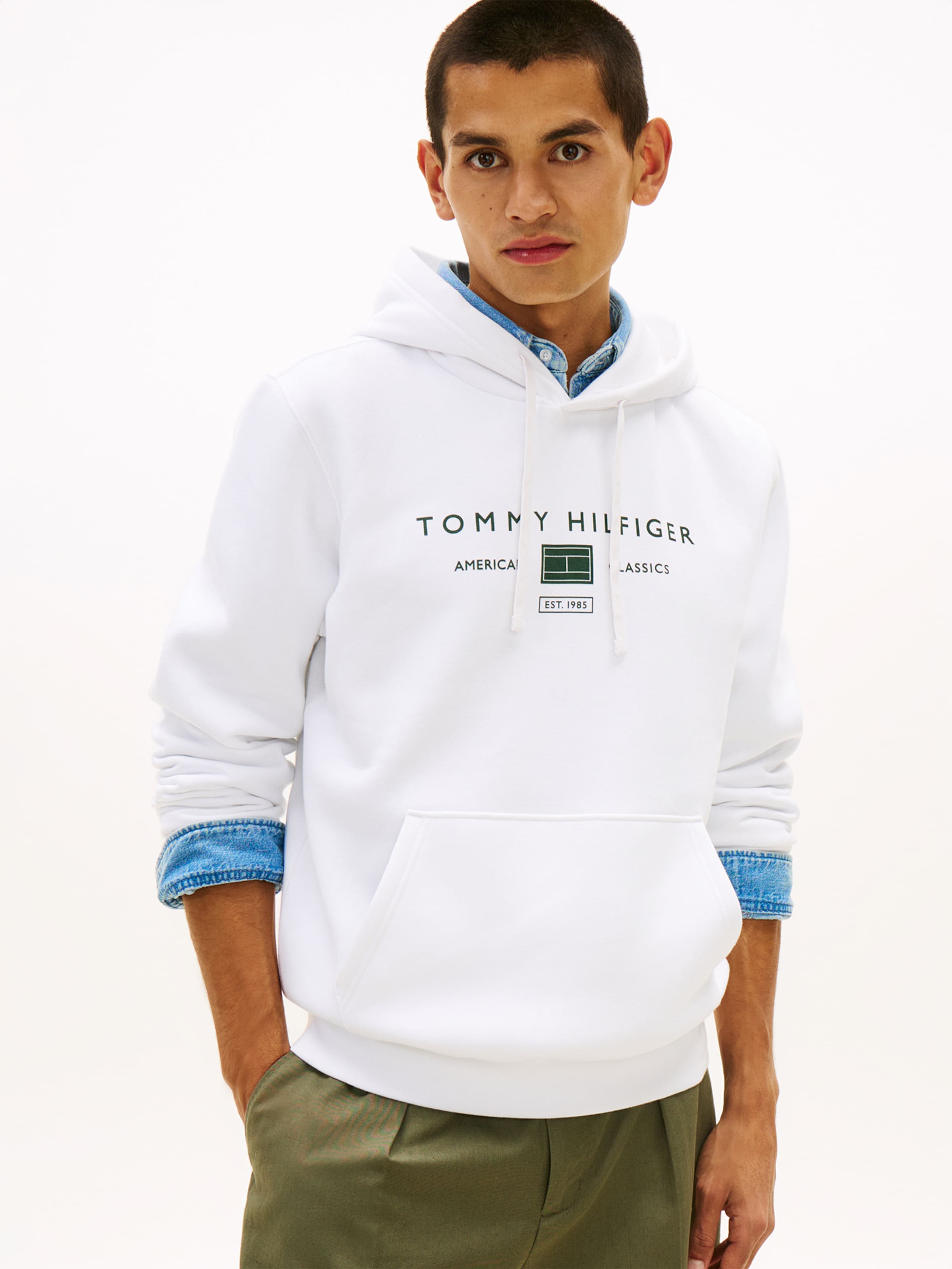 TOMMY HILFIGER Толстовка 'Brand Love' в белом цвете — фото 3