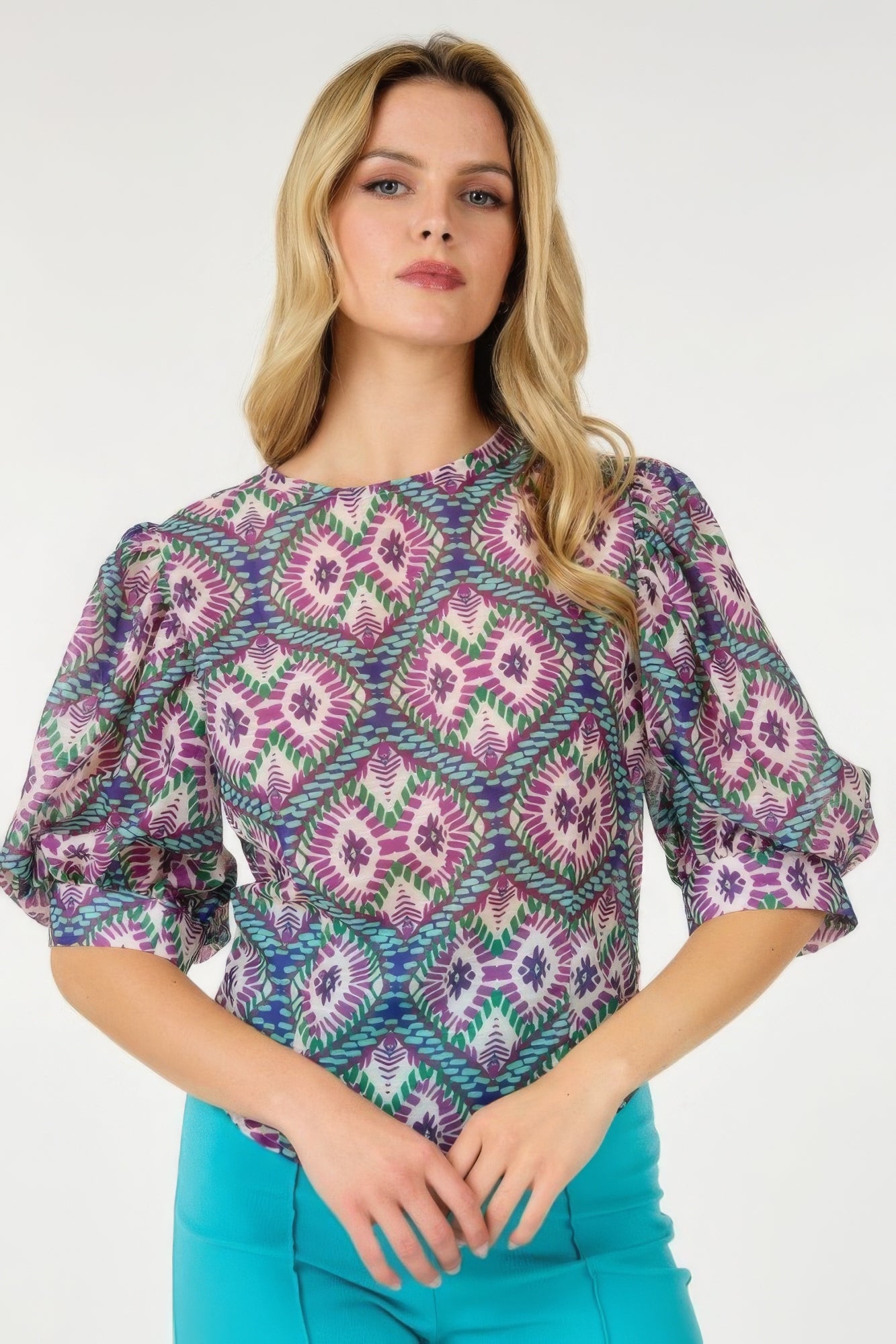 

Топ с рукавами-фонариками и разноцветным принтом FASHNZFAB, цвет fuchsia multi