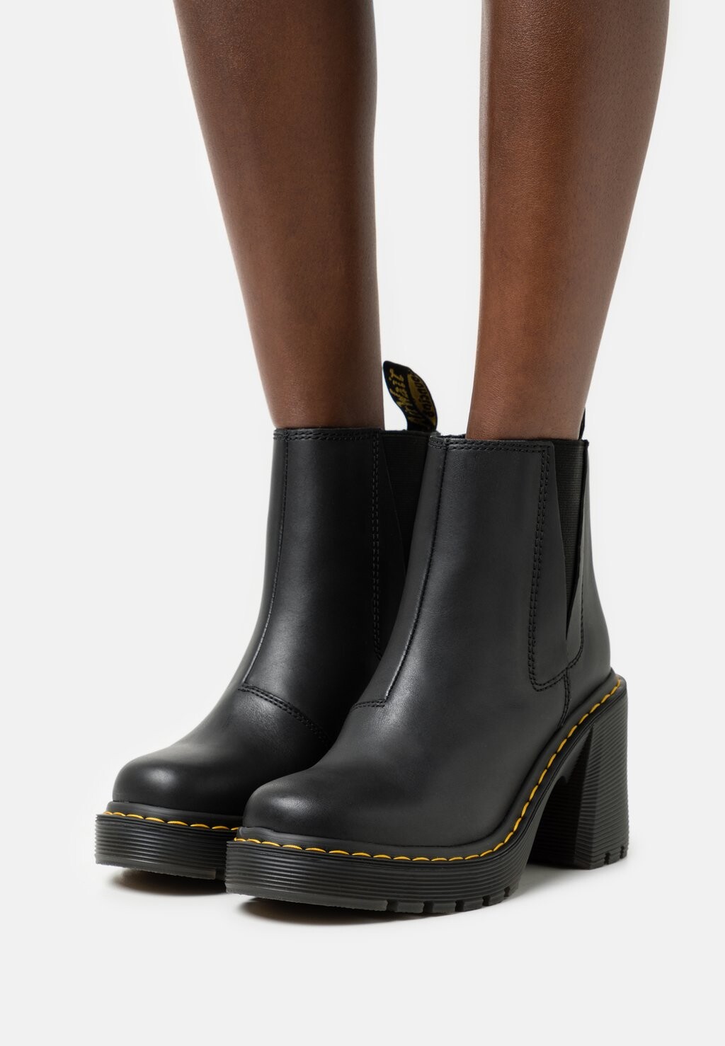 

Ботильоны на платформе SPENCE Dr. Martens, сендал черный