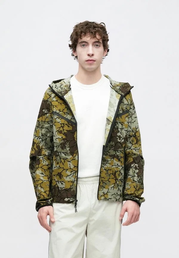 Легкая куртка Nike Sportswear, Olive Flak/Black — фото 4