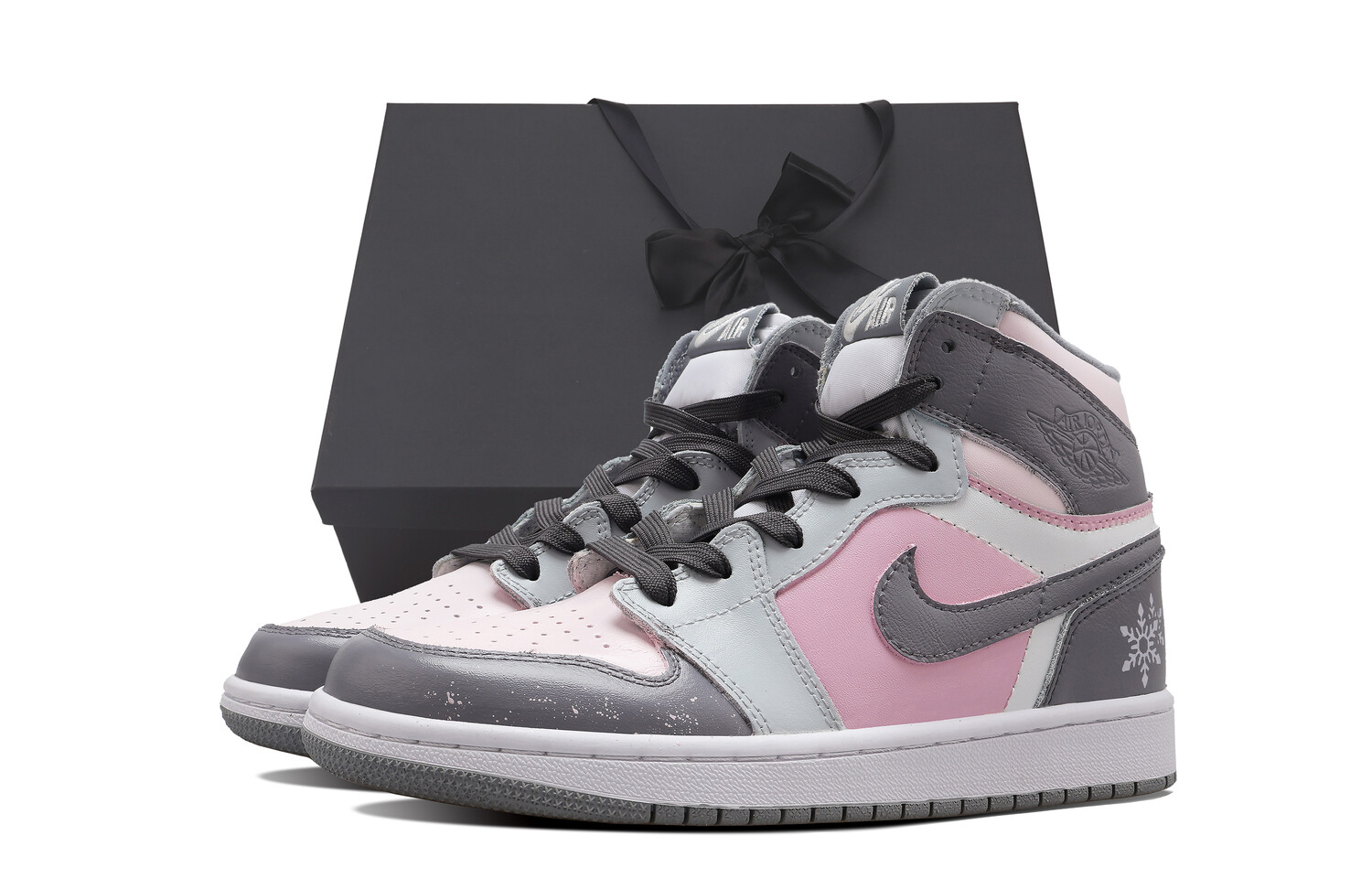 

Кроссовки Air Jordan 1 Vintage Basketball Women's High-Top, серый/розовый/белый