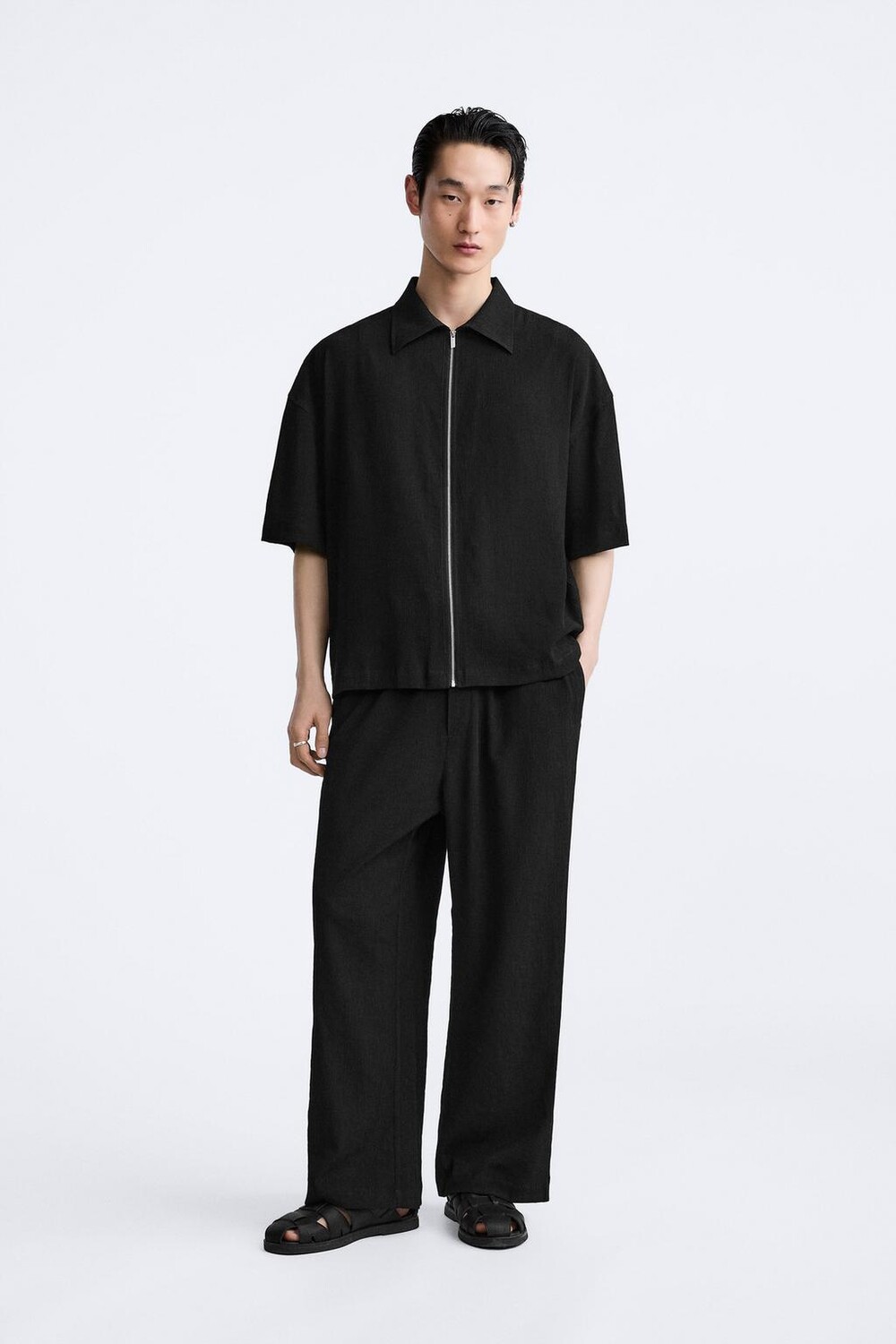 

Плиссированная рубашка с молнией ZARA, черный