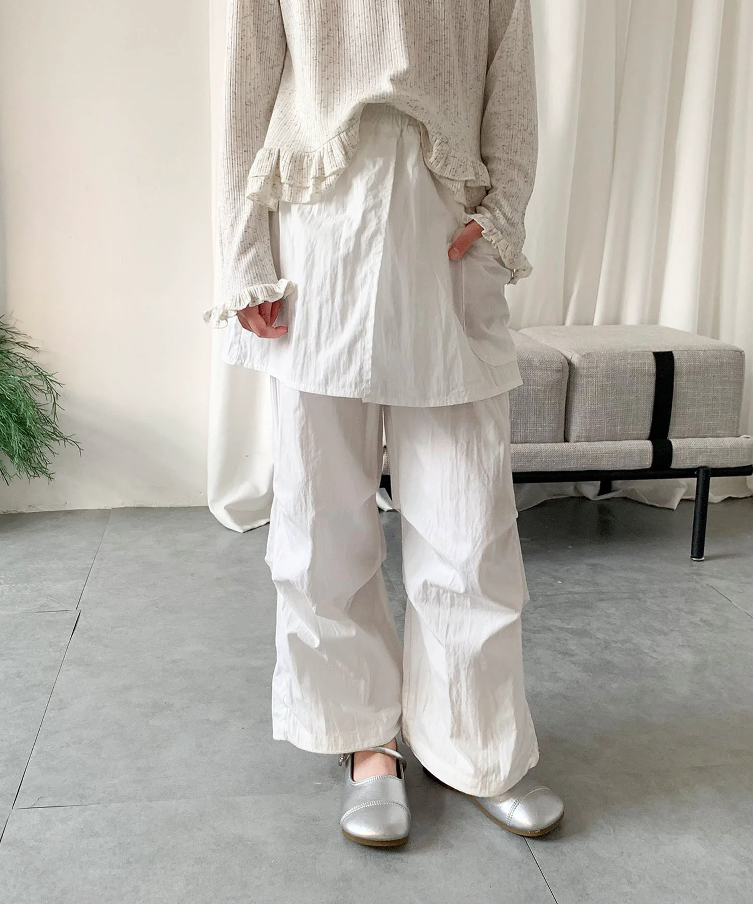 Детские широкие брюки с многоярусной расклешенной юбкой Aimoha Kids, white — фото 2