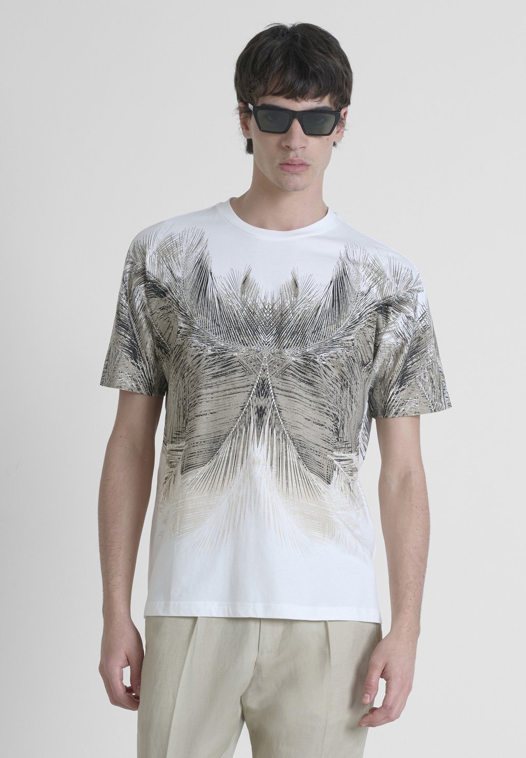

Футболка с принтом REGULAR FIT IN WITH WATER AND INJECTION LOGO ON BACK Antony Morato, бежевый