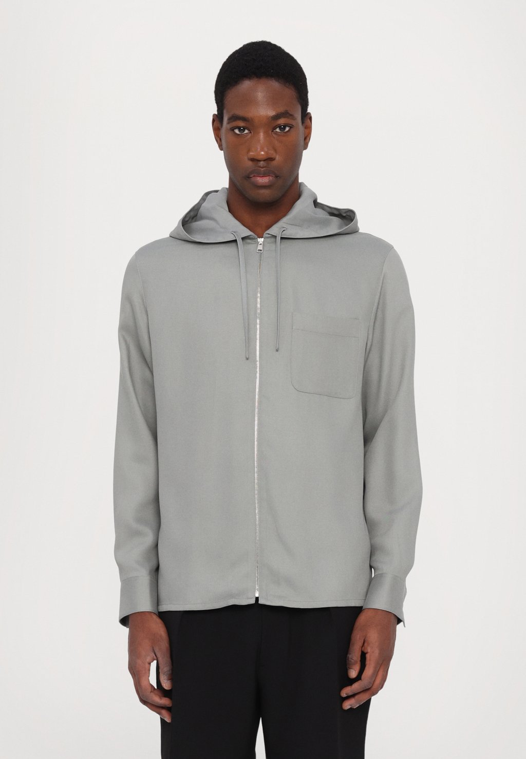 

Легкая куртка SHIRT HOOD sandro, белый