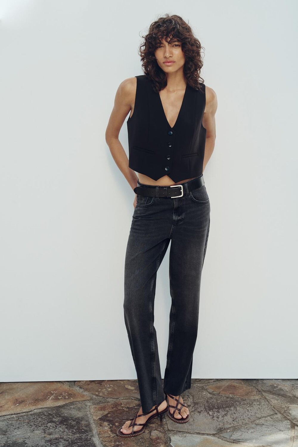 

Индивидуальный жилет ZARA, черный
