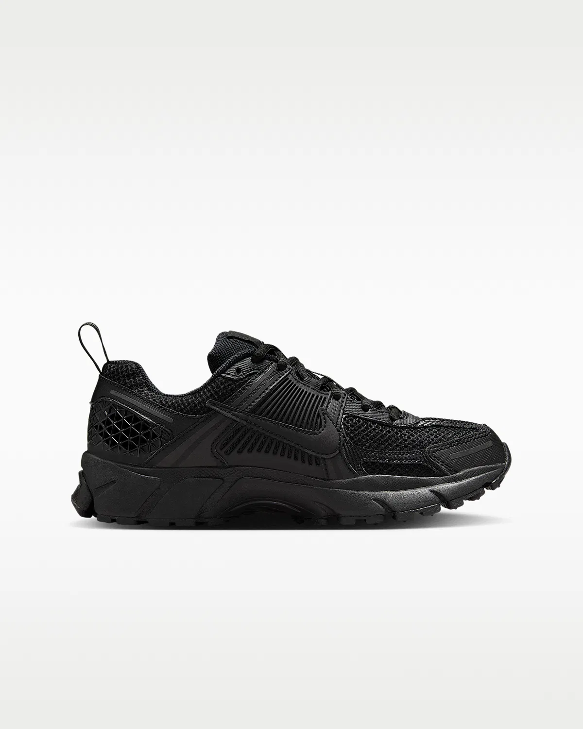 Детские кроссовки с отражающими элементами Nike Vomero 5, Black/Black — фото 3