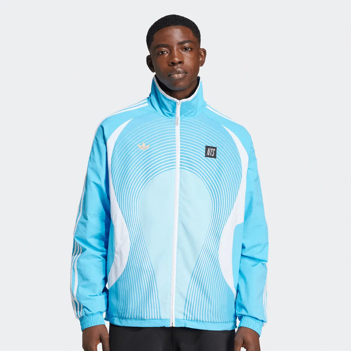 

Куртка adidas Originals x NTS Radio Allover Print SST Originals Jacke, синий/белый