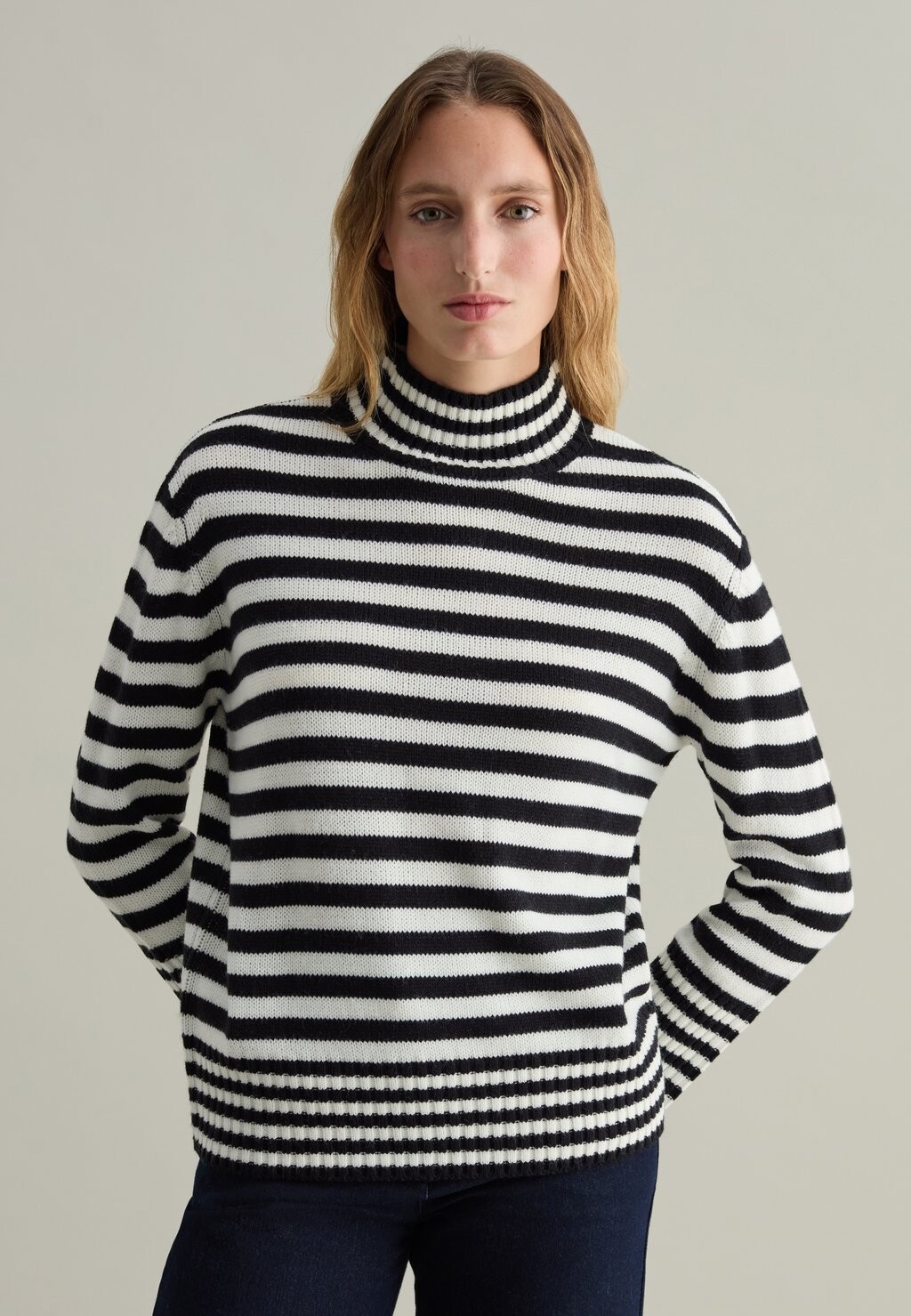 

Джемпер HIGH-NECK WITH STRIPED PATTERN PIOMBO, белый