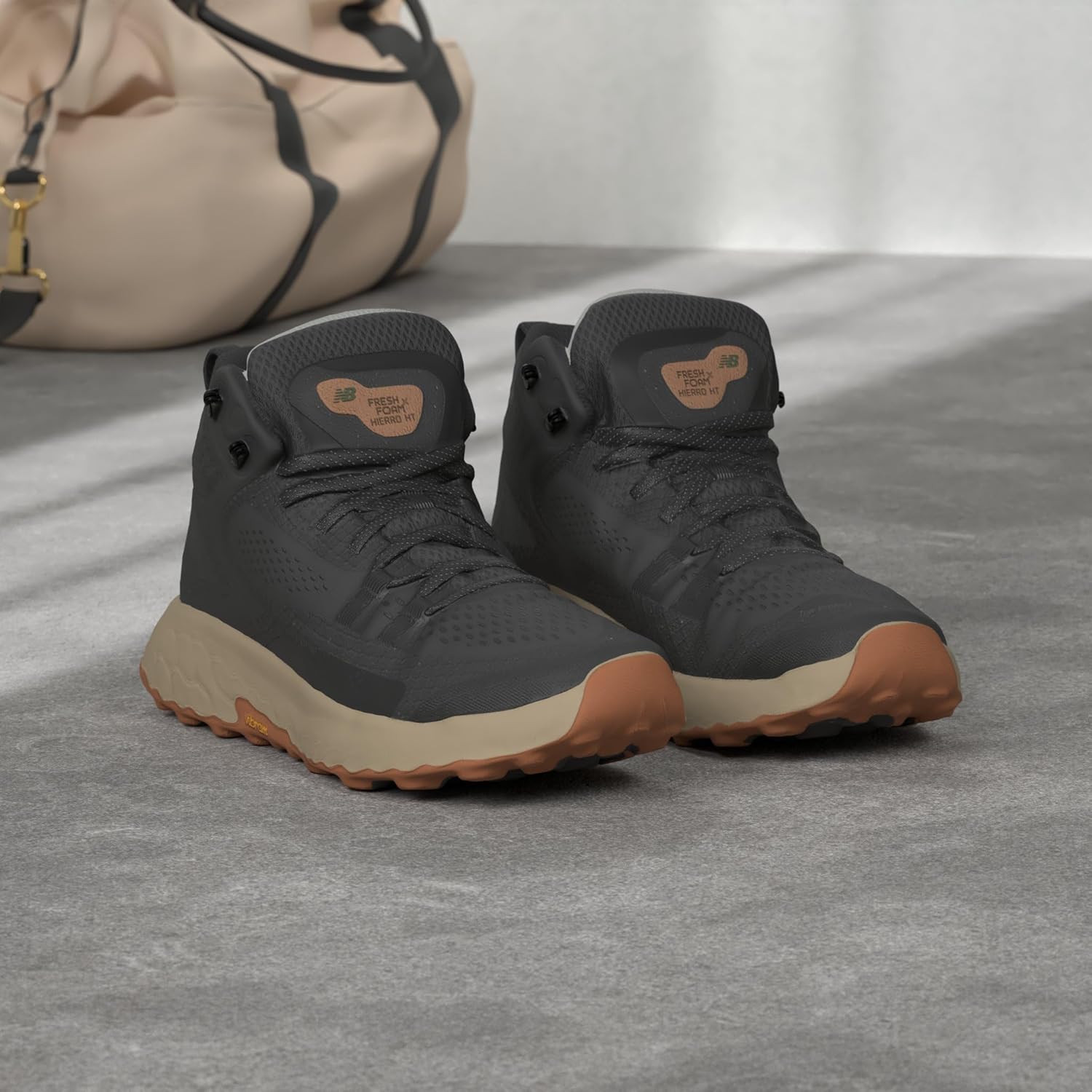 Мужские трейловые кроссовки New Balance Fresh Foam X Hierro V1 с высоким срезом, черный/серый — фото 2