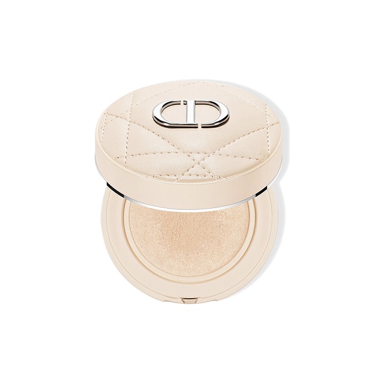 

Лимитированная серия рассыпчатой пудра для контроля жирного блеска с длительным осветляющим эффектом тона кожи DIOR