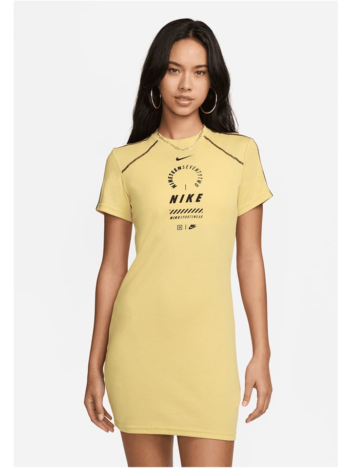 

Короткое платье Nike, желтый