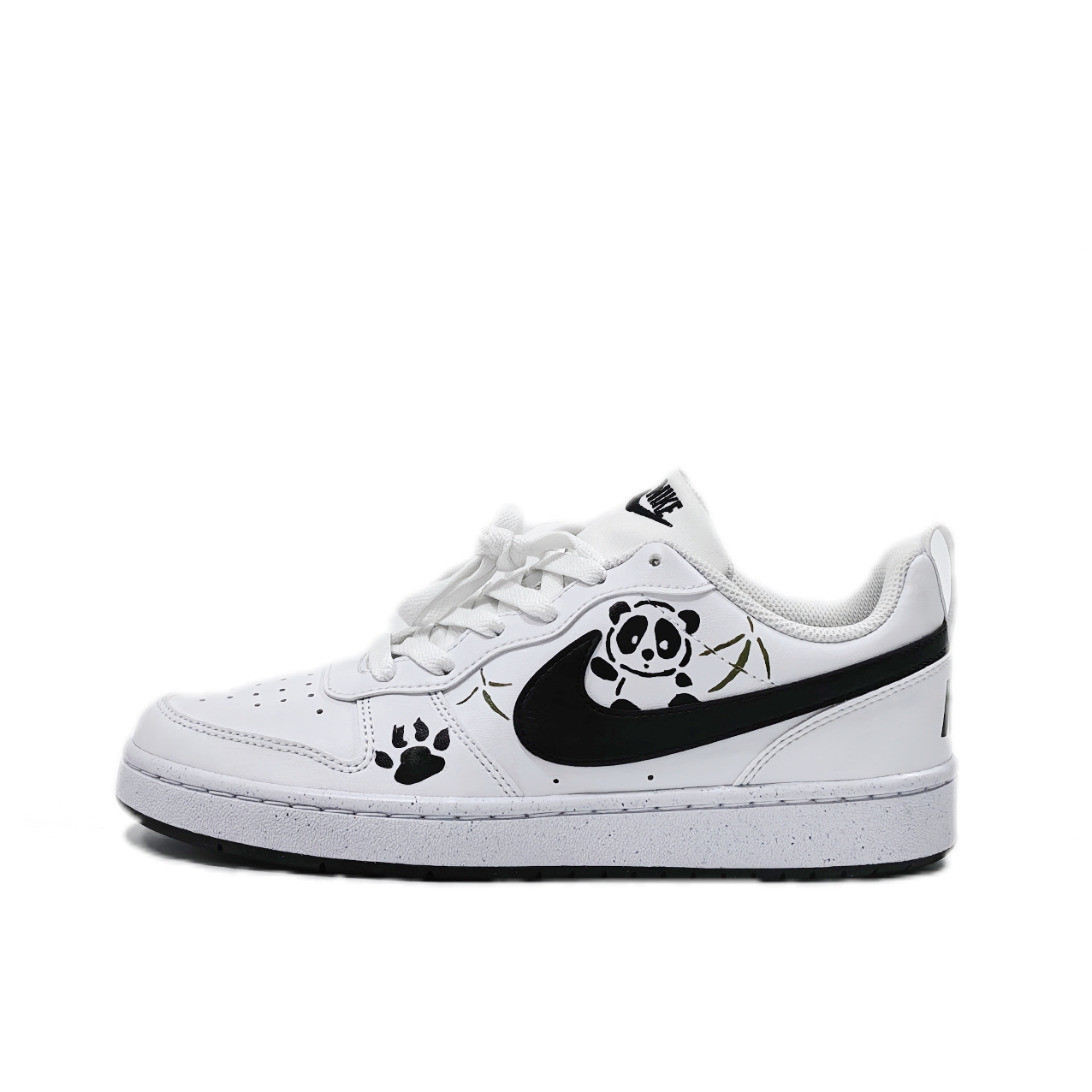 

Court Borough Panda Stepping On Bamboo Low top детские скейтборд кроссовки Unisex Nike, белый