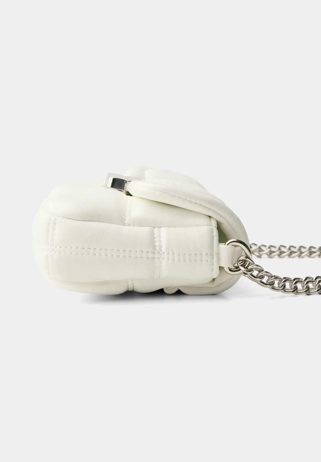 

Сумка через плечо QUILTED Bershka, белый