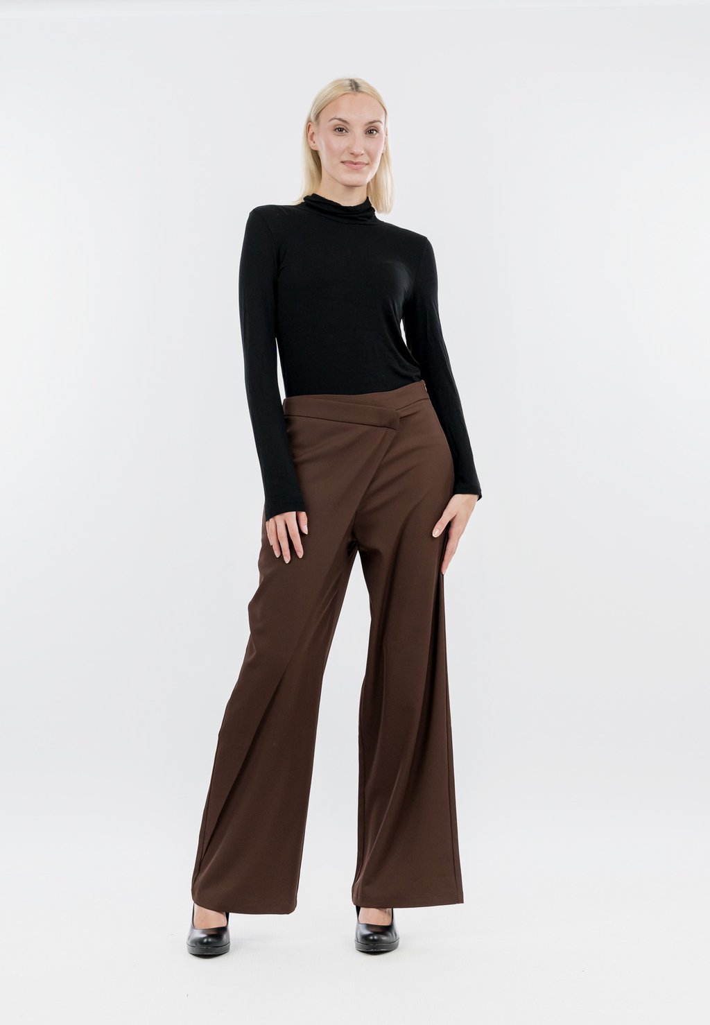 

Брюки SURI FREY, коричневый