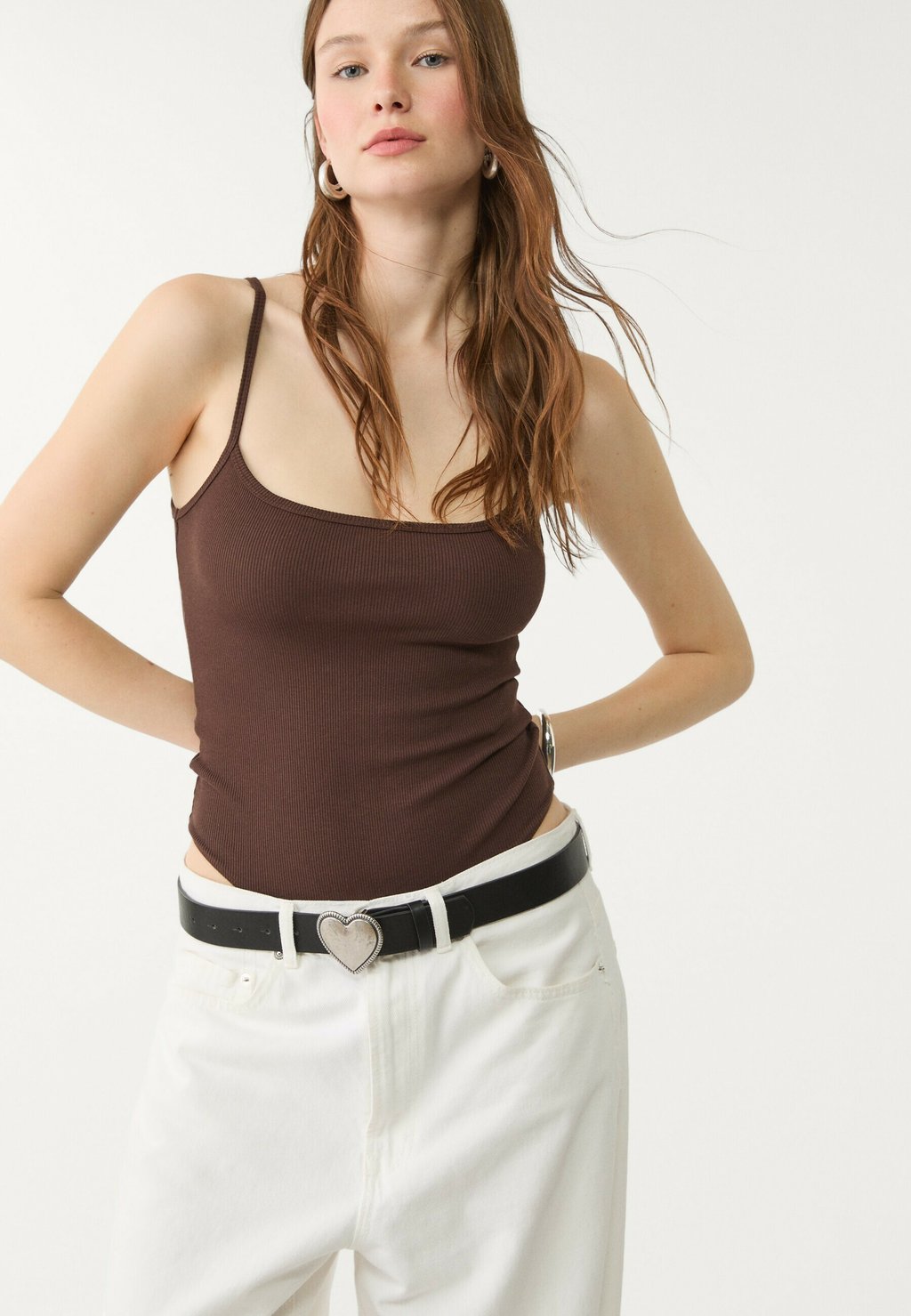 

Топ STRAPPY Stradivarius, темно-коричневый