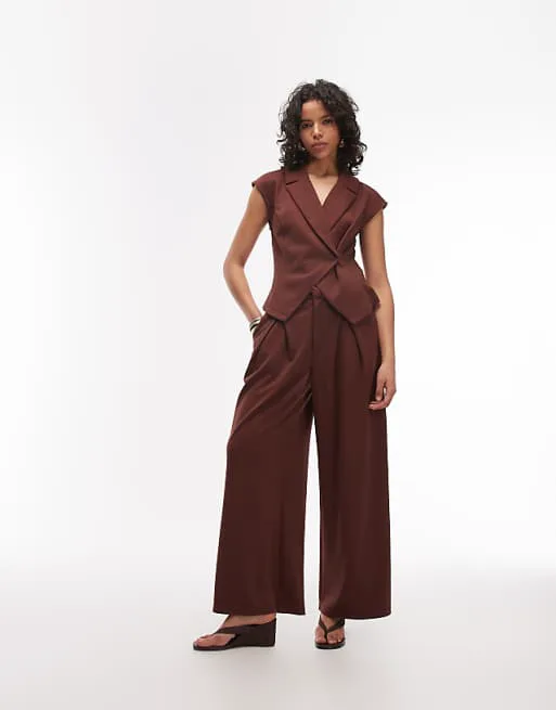 

Твиловый жилет из джерси ASOS DESIGN шоколадного цвета