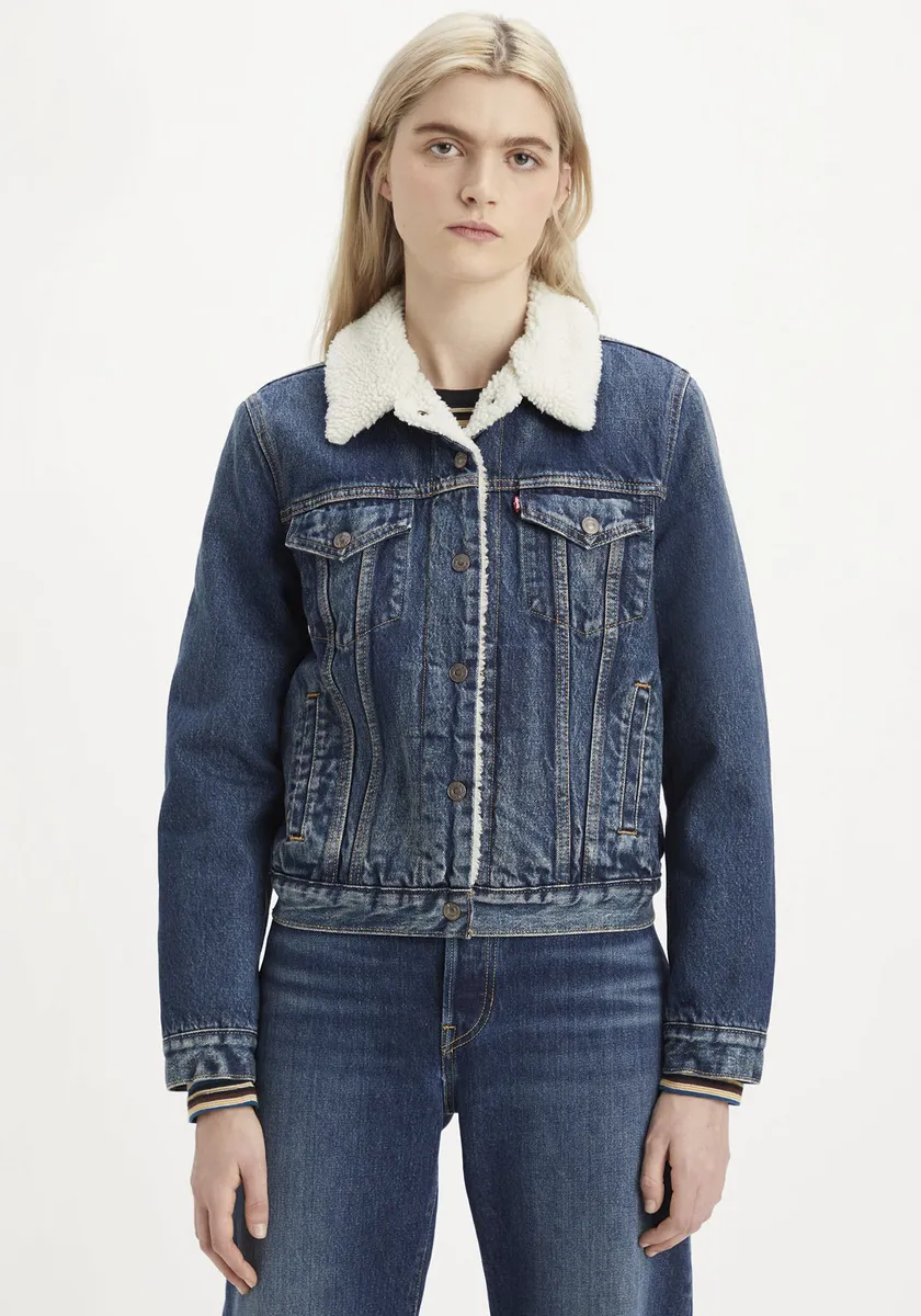 

Джинсовая куртка Levi's "SHERPA TRUCKER", цвет That New New