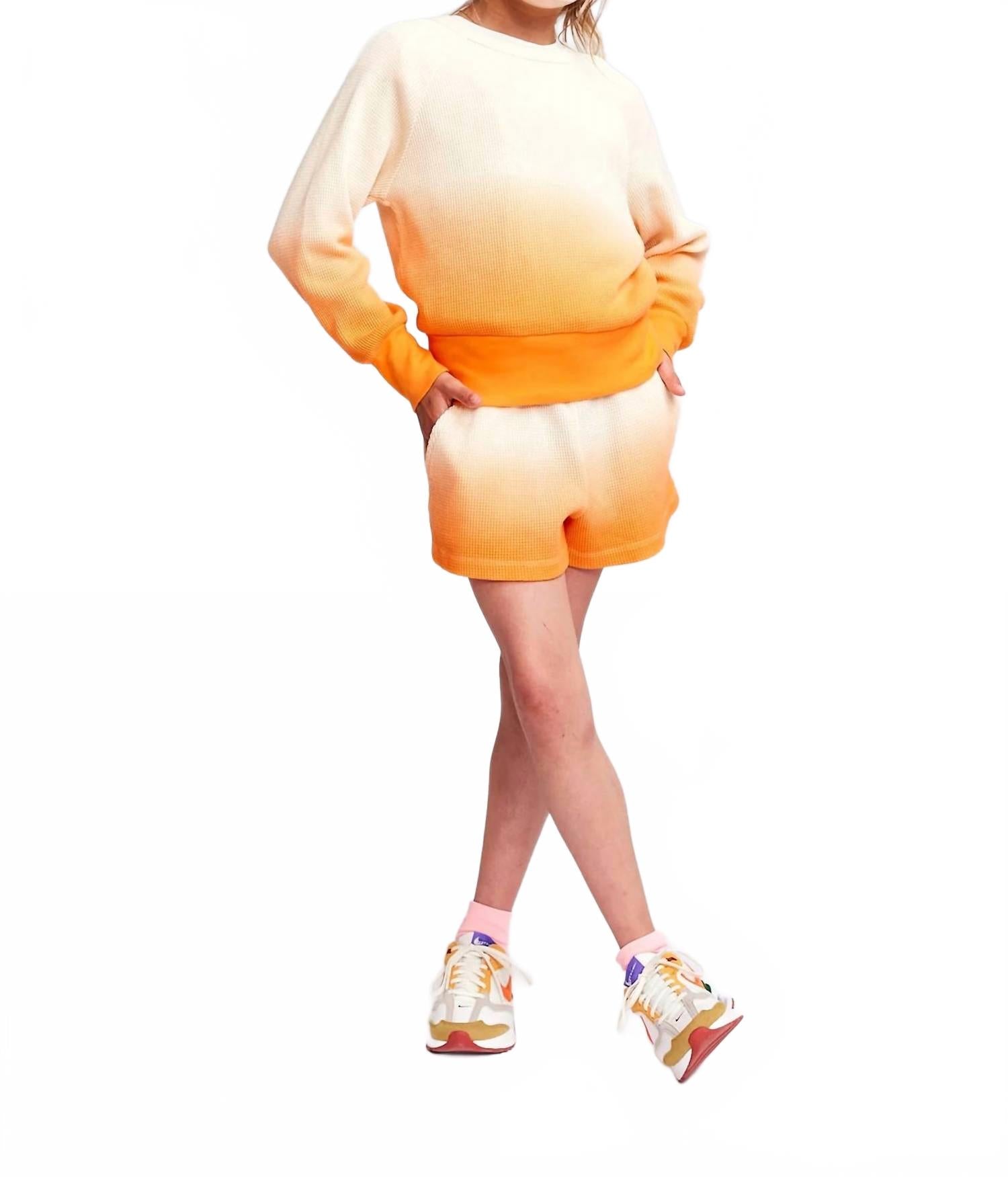 

Детские шорты Лени с эффектом омбре в оранжевом AO76