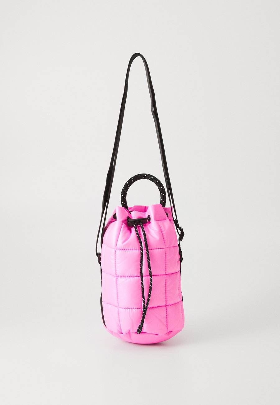

Сумка Nike Sportswear PUFFLE TINY TOTE, Pink Spell/Black/Pink