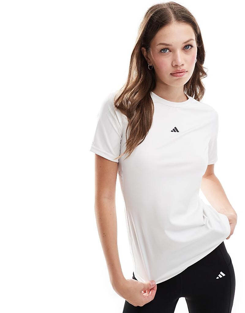 

adidas Performance – Techfit Training – белая футболка