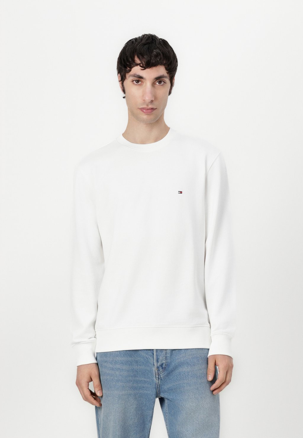 

Толстовка ESSENTIAL TERRY CREWNECK Tommy Hilfiger, белый