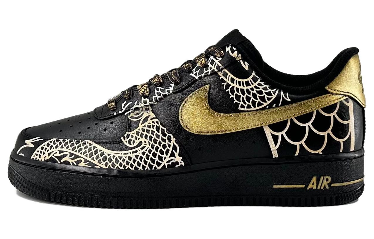 

Женские кроссовки для скейтбординга Nike Air Force 1, Black/Gold