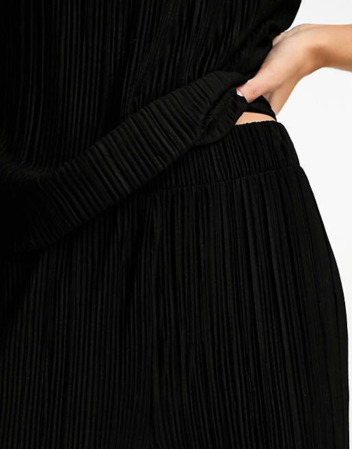 

Черные плиссированные брюки Vero Moda
