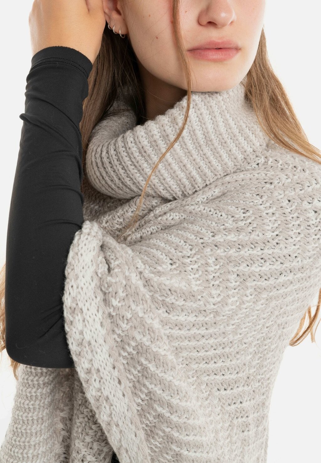 

Пончо AMBER Knit Factory, цвет Mottled Beige